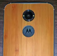 Motorola-Moto-X1-near-final-prototype-leaks-out-poses-for-the-camera (1).jpg
